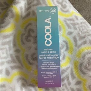 Coola Setting Spray